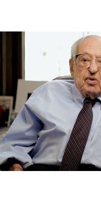 Irving Kahn, American investor., dies at age 109